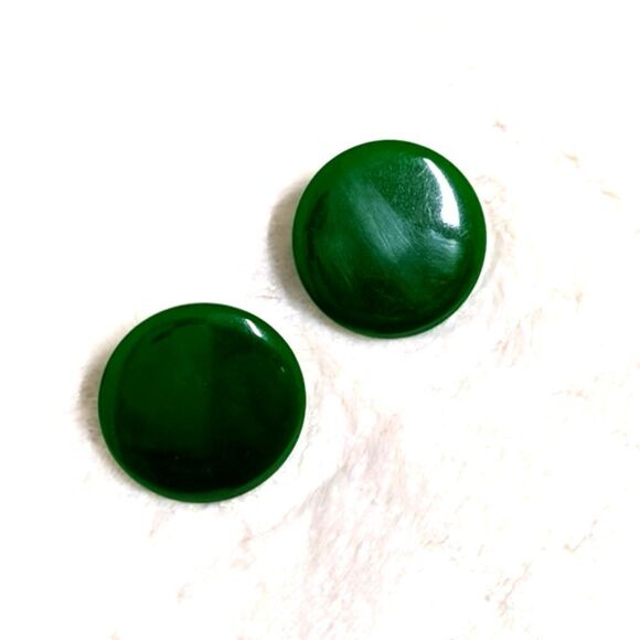 Vintage 60's Bakelite Spinach Green Disc Clip Earrings - Picture 9 of 10